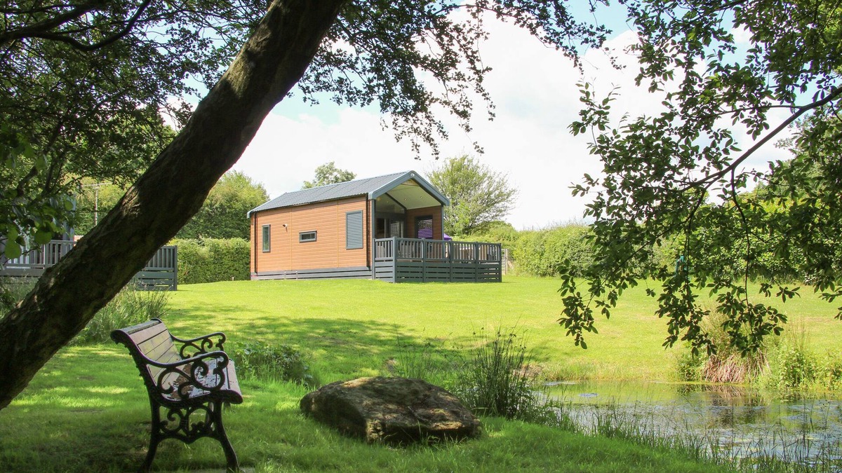 Church Stoke Cottage | JACOB'S MEADOW POD 2, pet friendly, with a garden in Chirbury