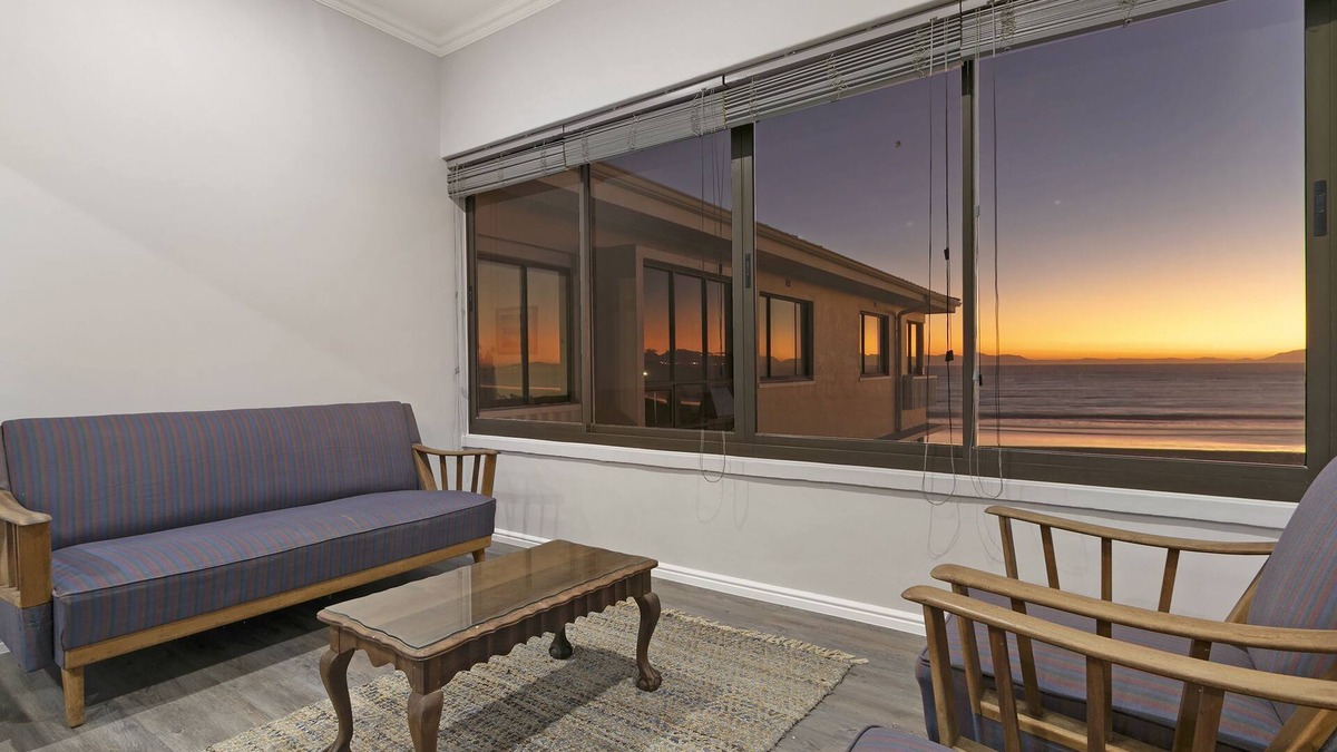 Strand Apartment | Jacquelena Hof 9 - Three Bedroom Apartment, Sleeps 6