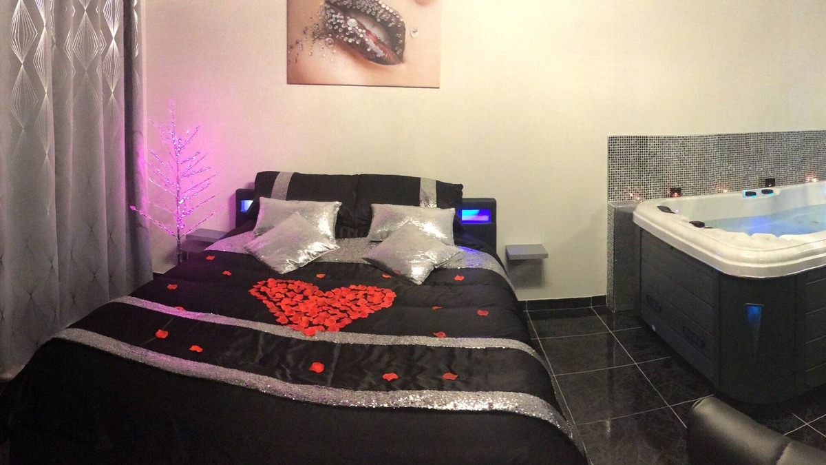 Clermont-l'Herault Apartment | JACUZZI APARTMENT between Montpellier and Béziers