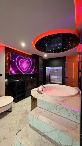 Grzegorzki Apartment | Jacuzzi Glass-House Wislane Tarasy with Sauna and Parking