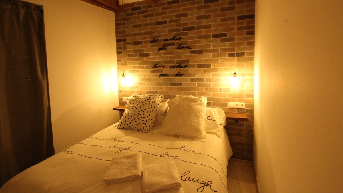 Casas del Abad Cottage | Jacuzzi in the room