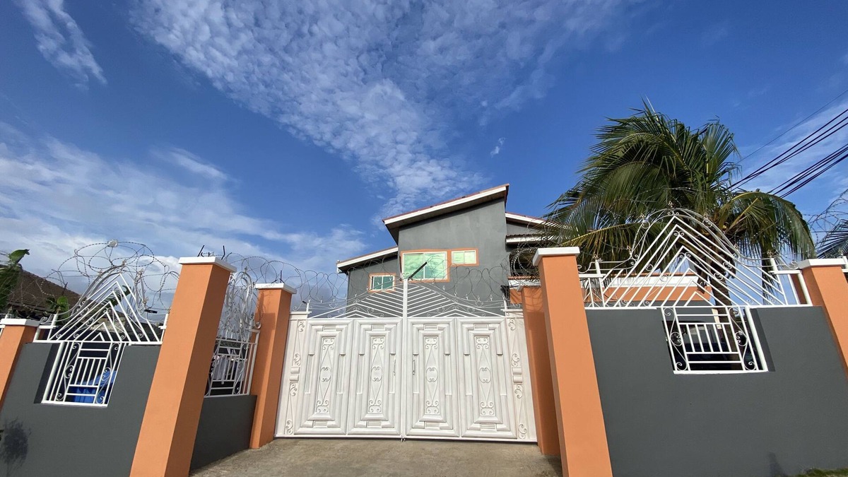Nungua House | Jacuzzi Penthouse Suite