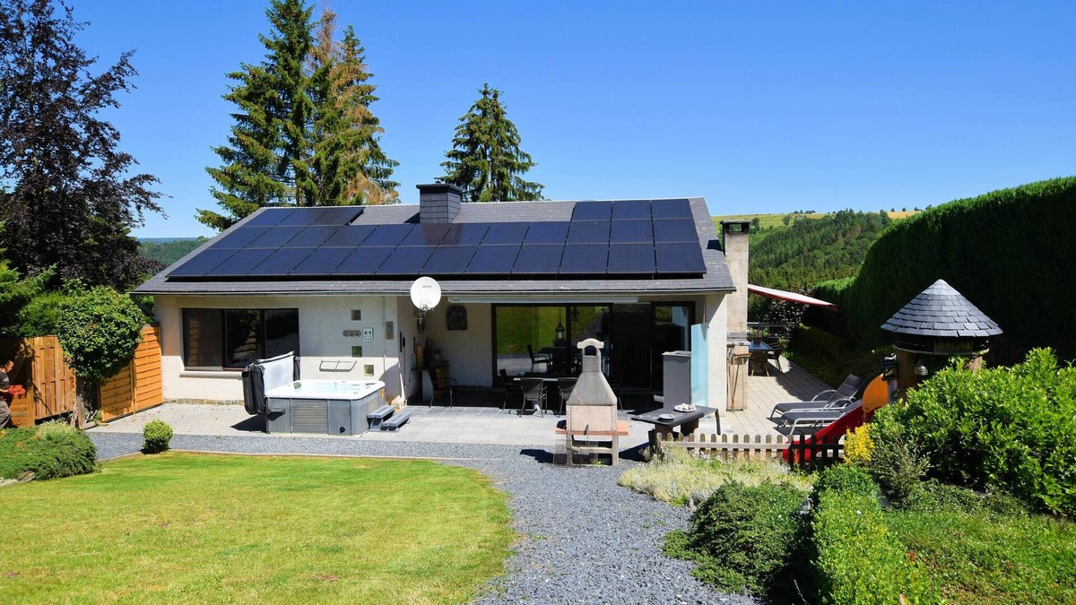 Nisramont House | Jacuzzi Retreat, Ardennes