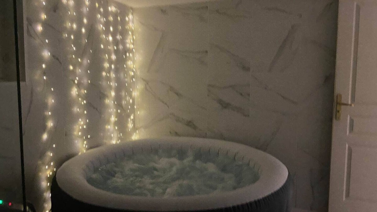 Bonnieres-sur-Seine Apartment | Jacuzzi, Romantisme et Relax