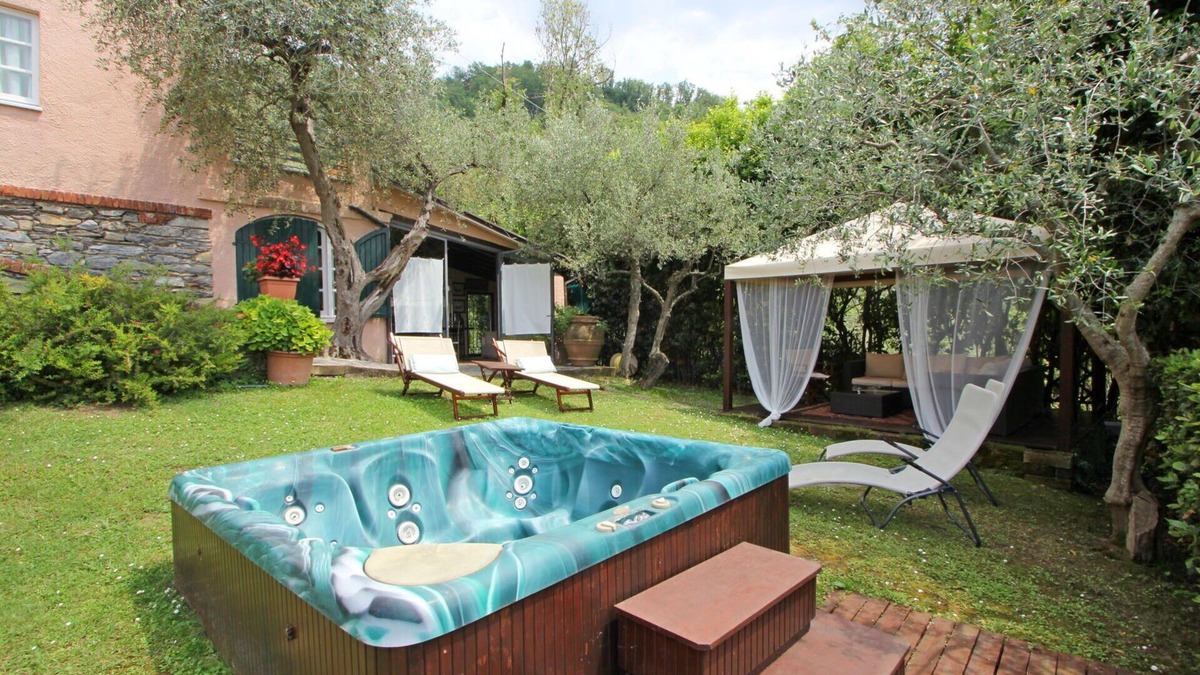 Ortonovo House | Jacuzzi, Sauna, Garden, A/C, 4 People