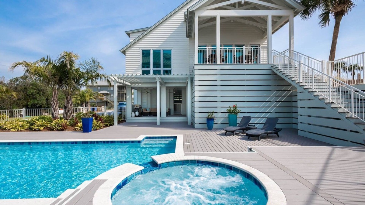 Gulf Trace House | JADA'S DARE~Gulf Views~Heated Pool~Gulf Trace Seclusion~Beach Gear~Modern Luxe