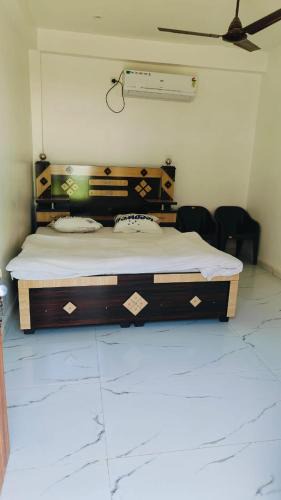 Faizabad House | Jagdamba Lawn & Home Stay