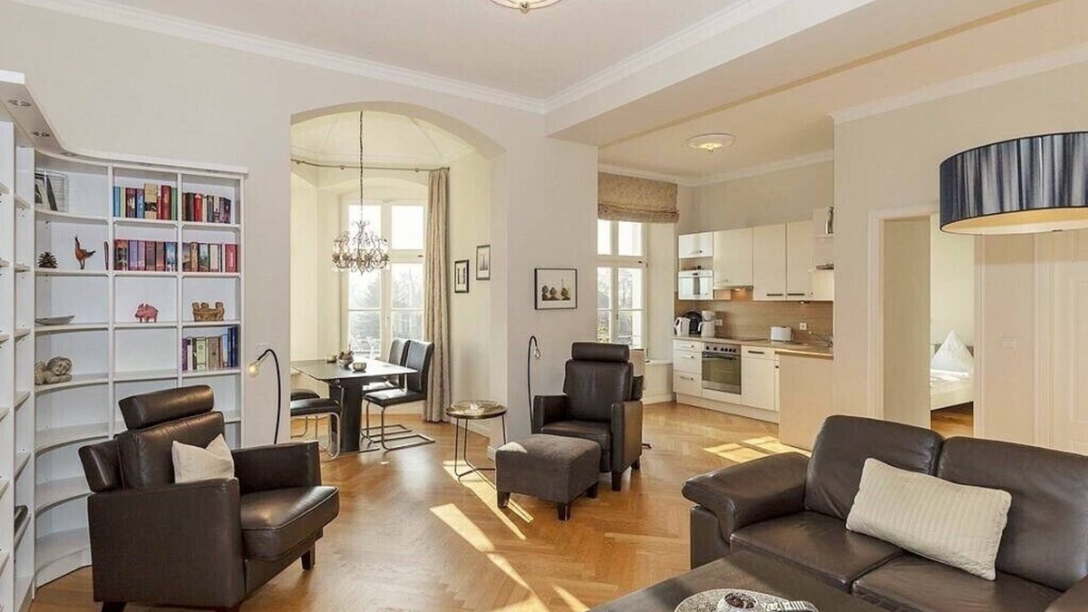 Hohen Niendorf Apartment | Jagdschloss WE 7: exclusive and high-quality furnished 3-room apartment