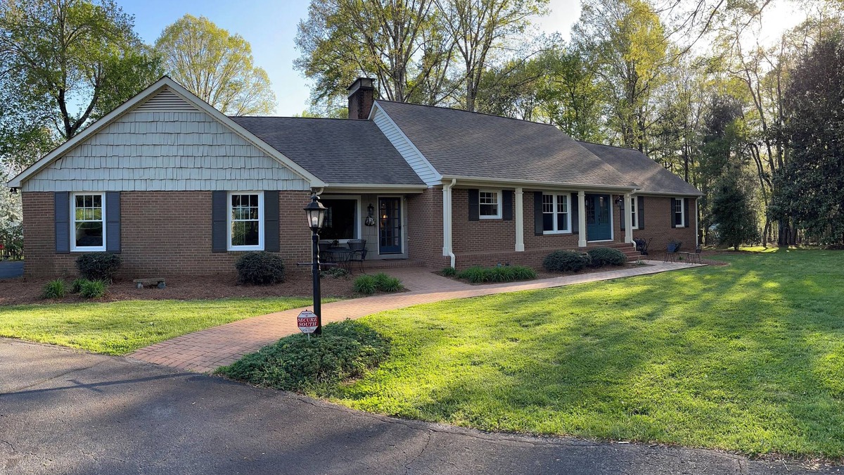 State Road House | Jake & Wilma's - Private Country Estate