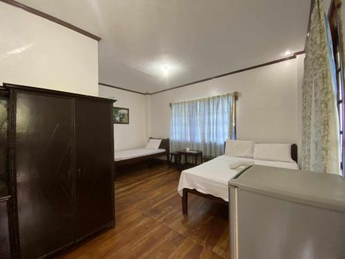 Loay Hotel | Jala Beach Resort