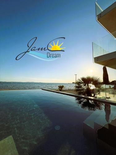 Privlaka Apartment | JamC Dream Familientraum direkt am Meer mit beheiztem Pool