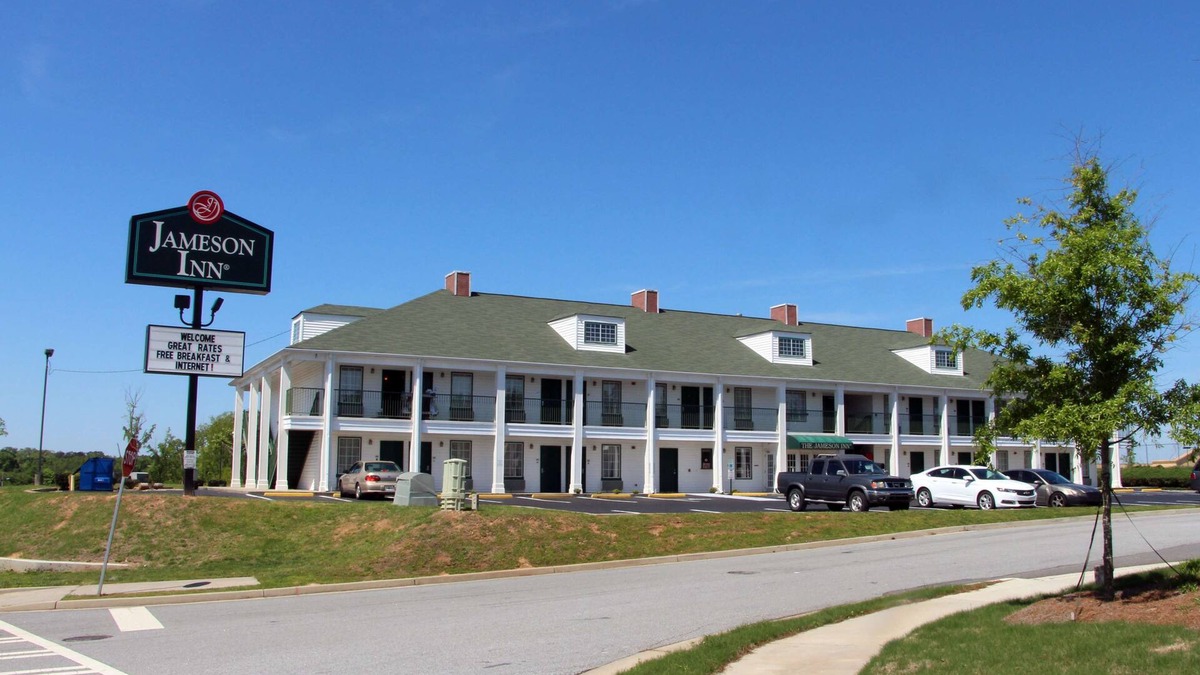 Oakwood Hotel | Jameson Inns Oakwood