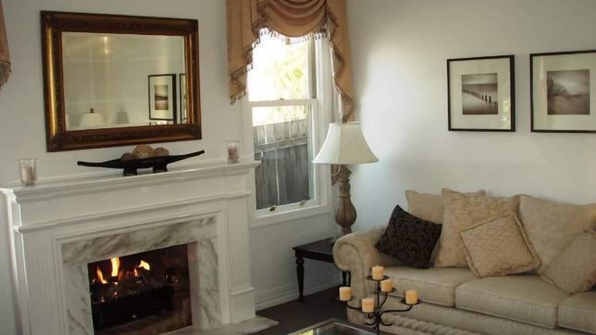 Warrnambool Cottage | ".JAMIESON COTTAGE.a couples retreat"