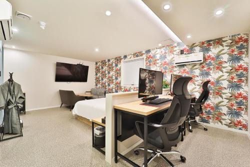 Bangi-dong Hotel | Jamsil Tomgi Hotel