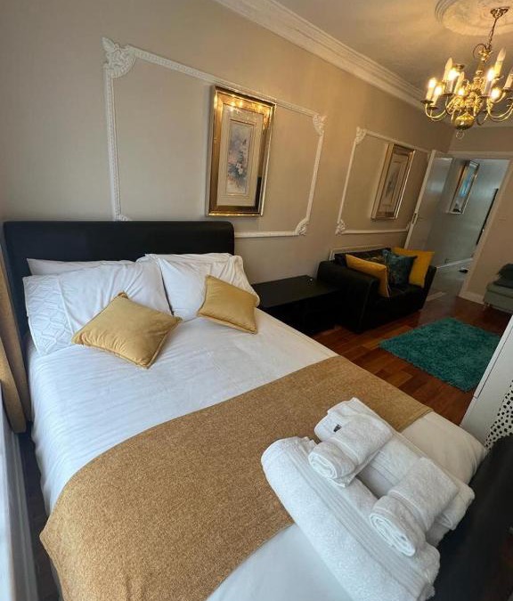Barnhill Apartment | JAN'S HAVEN Wembley Park - lovely 1 bedroom flat, sleeps 4, free parking, 10 minutes from Wembley stadium and Wembley Park station