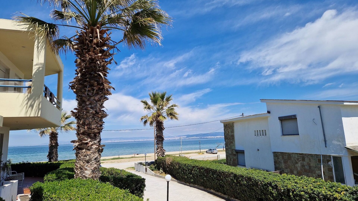Agia Triada Apartment | Jani's Beach House, 30meter from the beach , 9 km from the airport