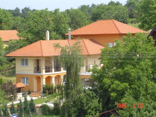 Sarvar Apartment | Janus Apartman
