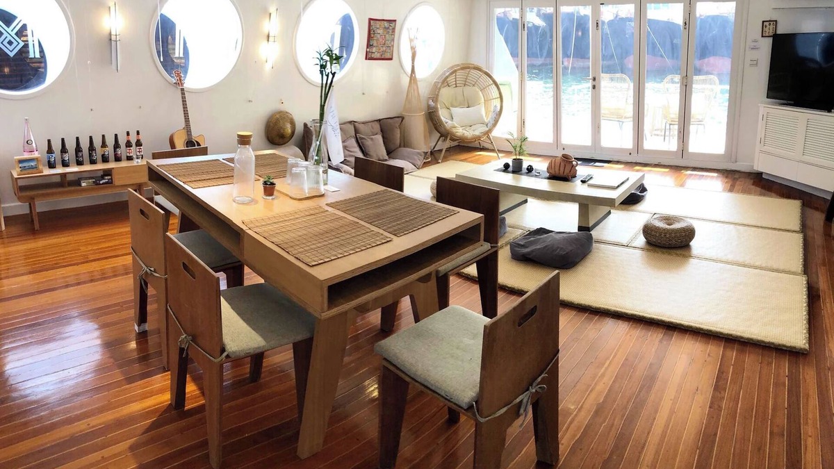 Southern District Boat Rental | Japanese Cosy Houseboat CIPANGO