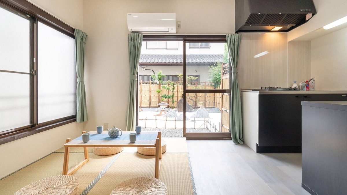 Higashiikebukuro House | Japanese garden house. 7mins walk to Yamanote line station