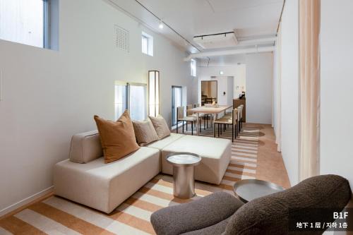 Roppongi Apartment | JAPAVISTA r4