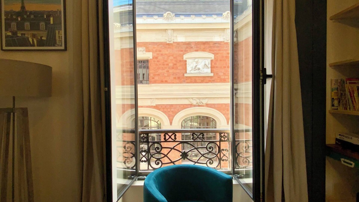 Quartier de la Salpetriere Apartment | Jardin des Plantes, apartment ideally located in the 5th arrondissement.