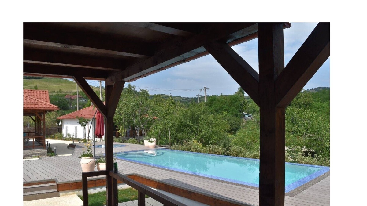 Izvoranu Cottage | Jardine Hills Feteasca Neagra Cottage