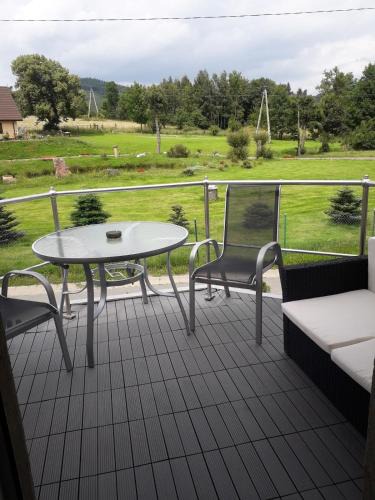 Lubawka Apartment | Jarkowice 4x4 z widokiem na Jeziorko