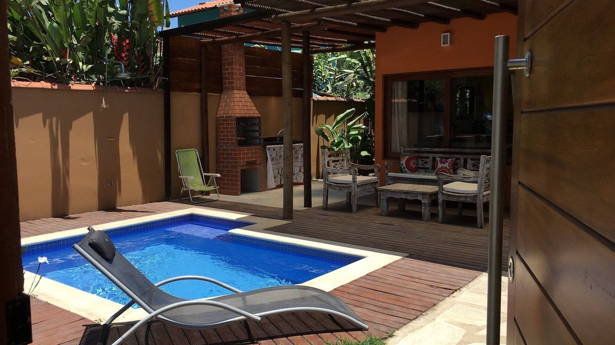 Jabaquara House | Jasmim in front of the beach, 5 suites, pool & BBQ, only 1 km from old town.