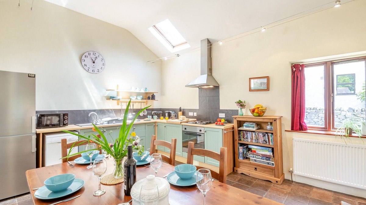 Llanrug House | Jasmine Bach - Three Bedroom House, Sleeps 6