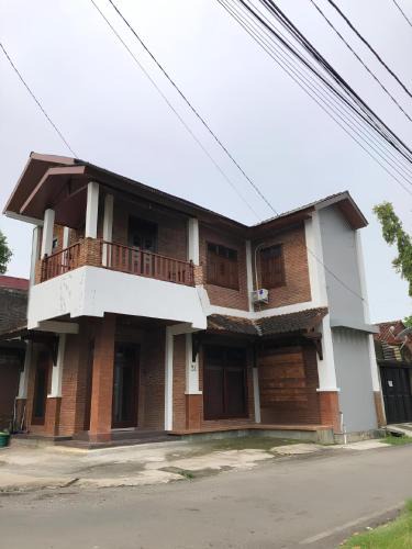 Jepara House | Jasmine Homestay Syariah