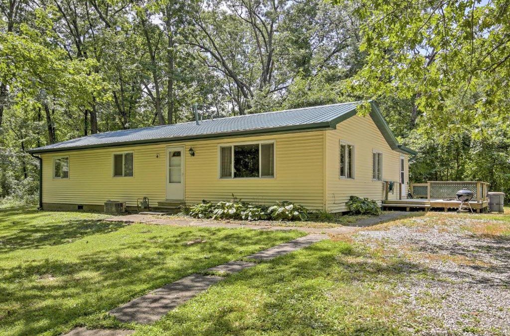 Coalmont House | Jasonville Cabin - Walk to Shakamak State Park!