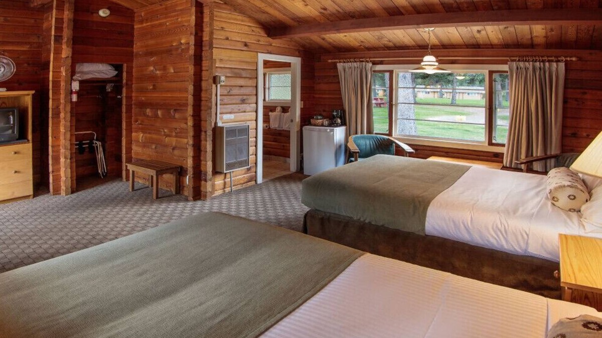 Jasper Hotel | Jasper House Bungalows