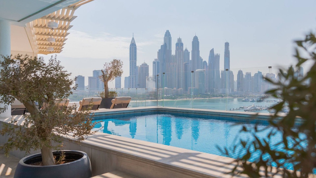 Palm Jumeirah Apartment | Jaw-dropping 3BR Apt W/Seaview & Private Pool