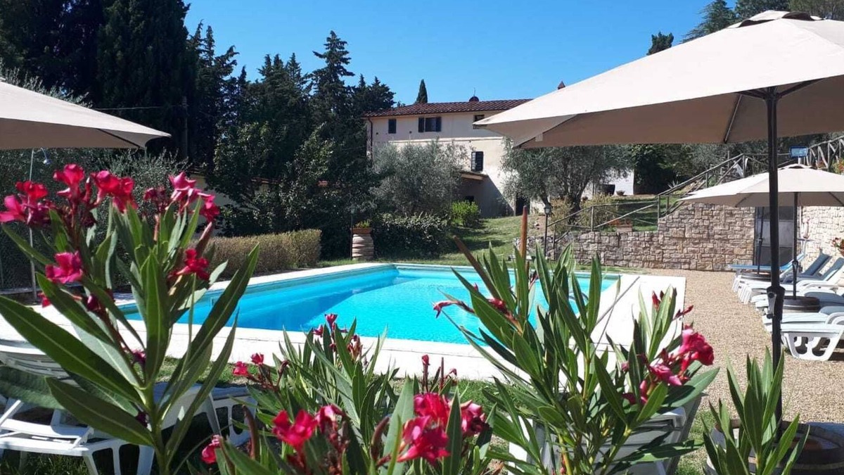 Monte Benichi Apartment | JAY APARTMENT IN THE TUSCAN HILLS