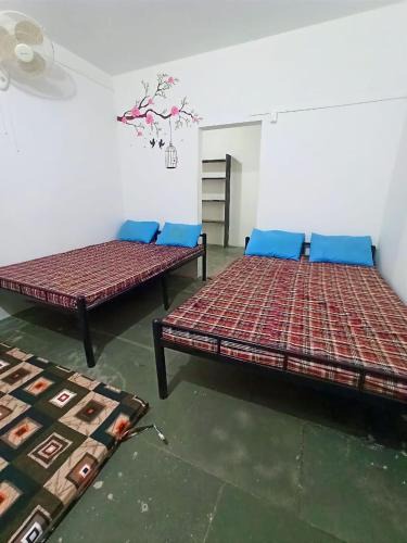 Jejuri Hotel | jay malhar bhaktniwas and lodging jejuri