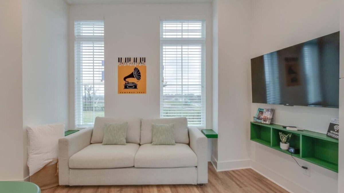 Hope Gardens House | Jazz Junction –2 BRs/5 Beds – 7 Mins to Broadway