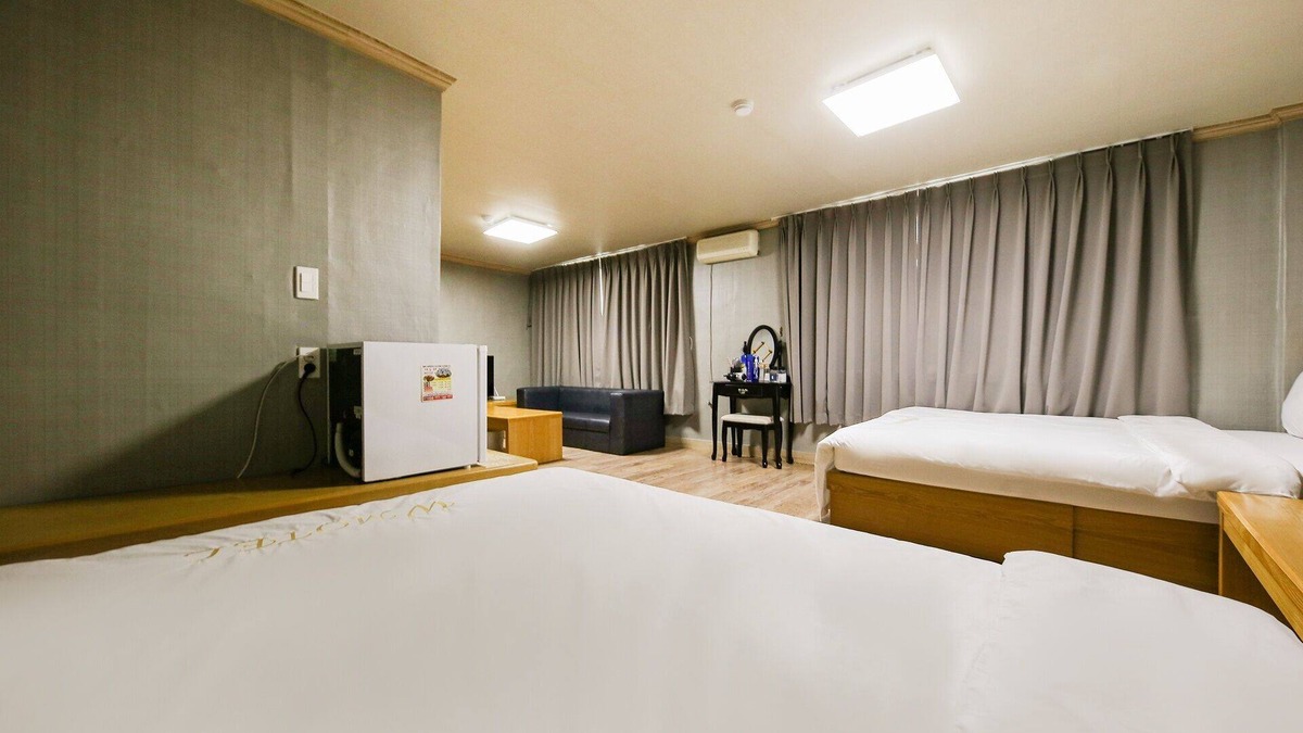 Jecheon Hotel | Jecheon W
