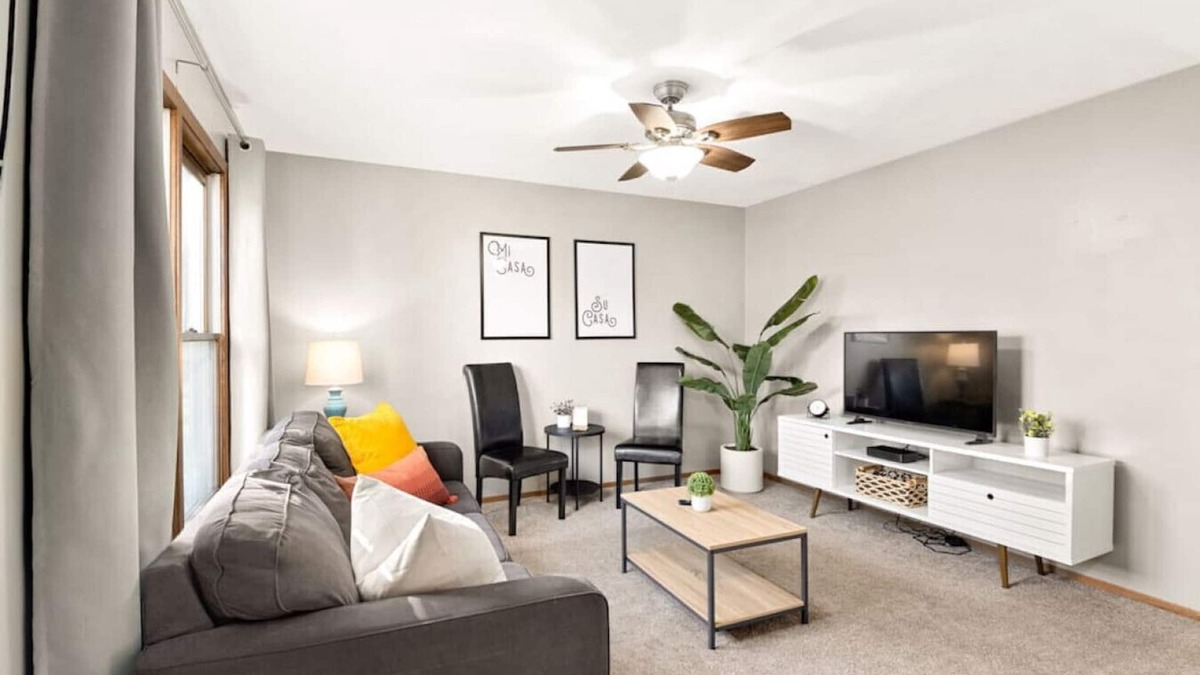Bloomington Apartment | Jeff 1 · Cute 2Bed 1.5Bath Duplex w Garage by Walking Trail