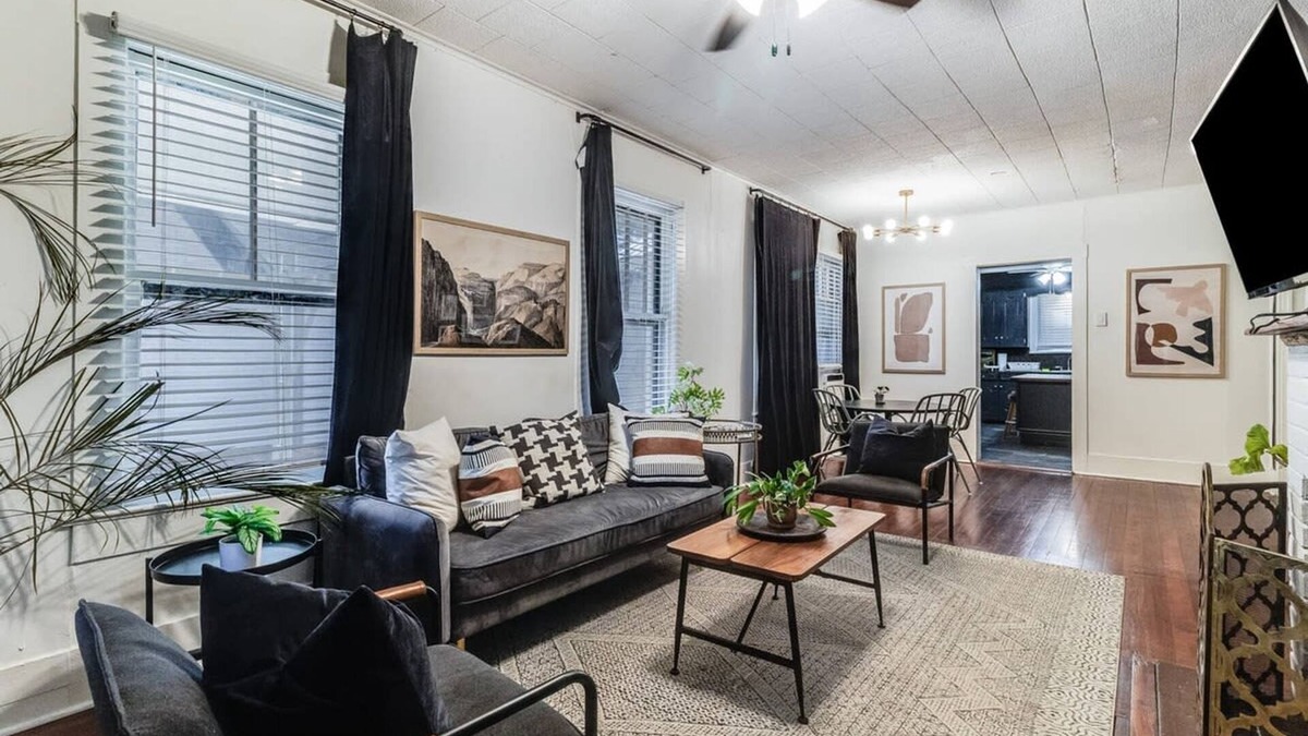 Freetown - Port Rico House | Jefferson Home Room 1