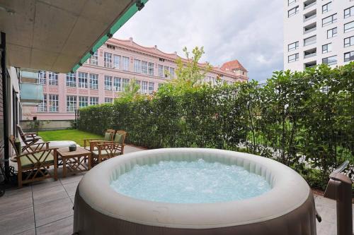 Cierny Balog Apartment | Jegeho Family Escape with garden, hot tub and free parking