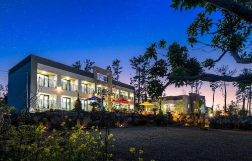 Jocheon House | Jeju Happiness Pension