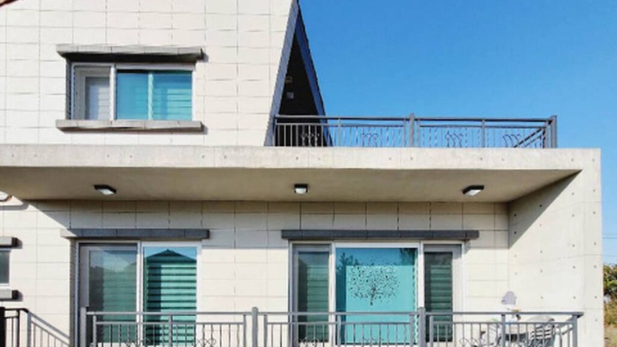 Gujwa House | Jeju-inspired detached house with terrace