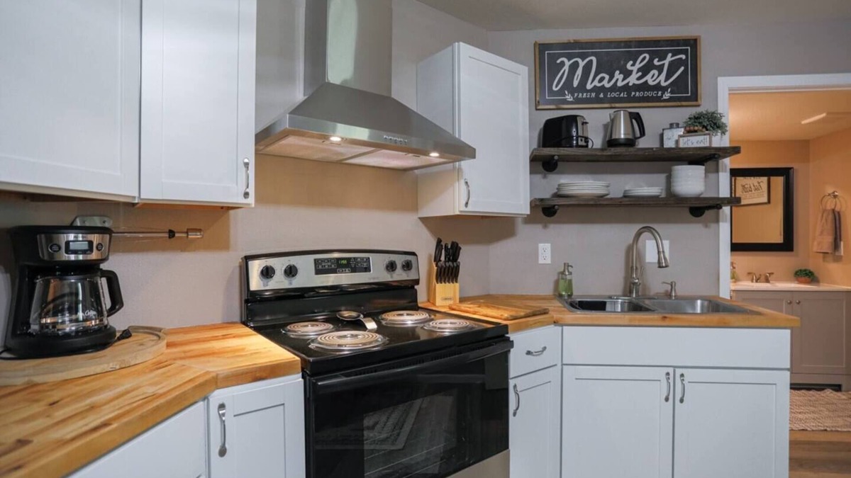 Weston Apartment | Jelinek Hideaway Unit 6