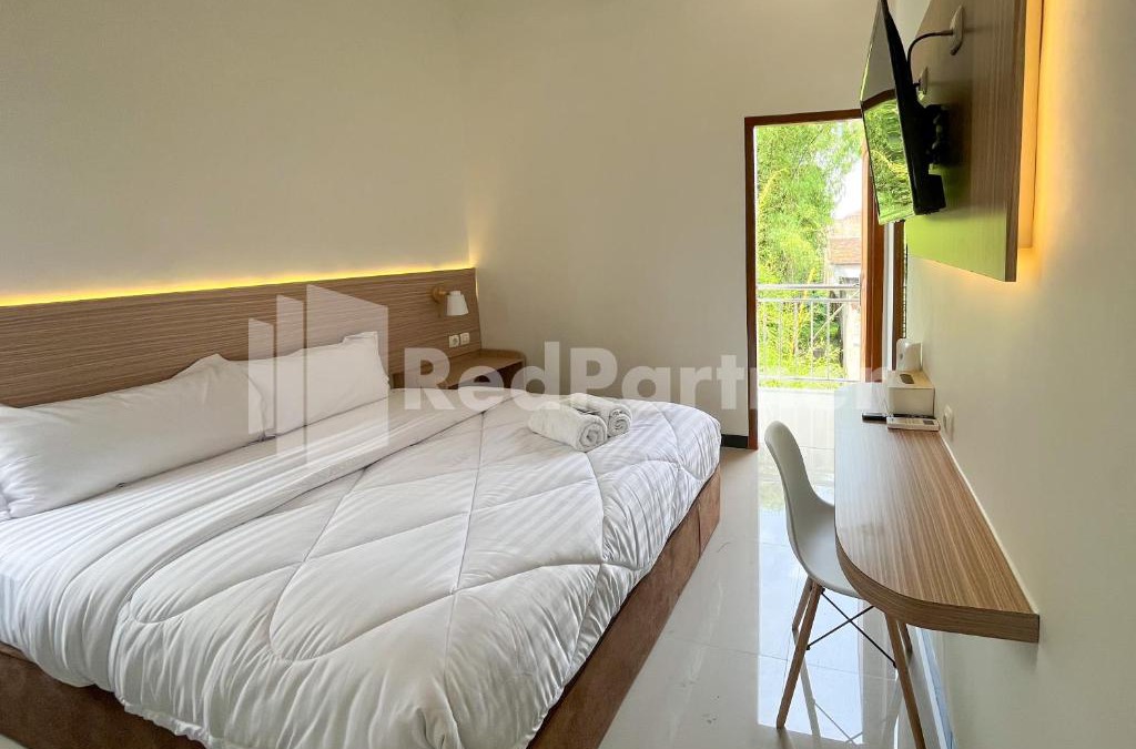 Pare Hotel | JENGGO Riverside Mitra RedDoorz near Kampung Inggris Pare