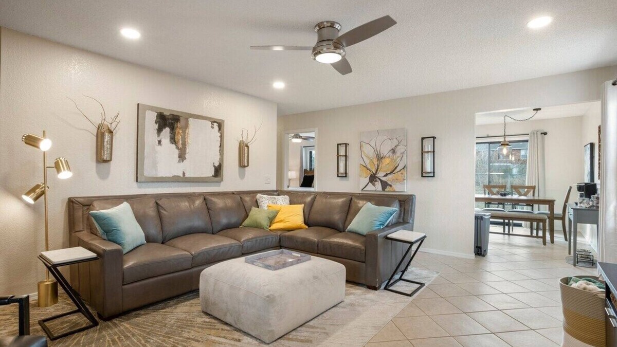 Jenks House | Jenks Spectacular Spain Ranch-Close to Five Oaks