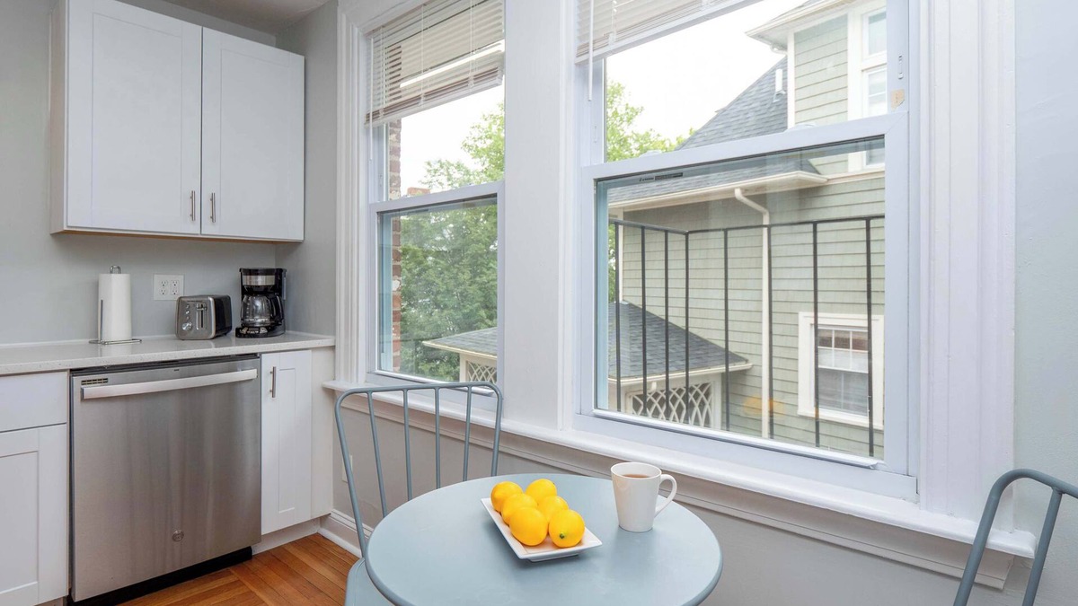 College Hill Apartment | Jennifer's College Hill Escape, Walk to Brown University