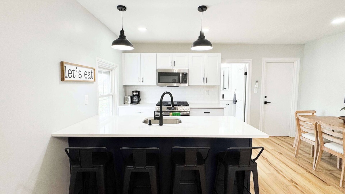Federal Hill Apartment | Jennifer's Elegant & Cozy Broadway Retreat