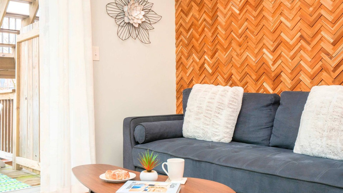Federal Hill Apartment | Jennifer's Private Walkable City View Apartment Relaxing Deck