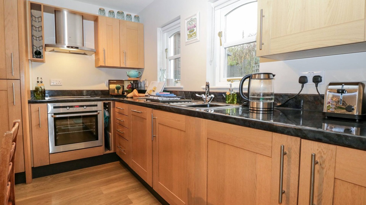 Cark Cottage | JENNY'S COTTAGE, pet friendly, with a garden in Cark In Cartmel