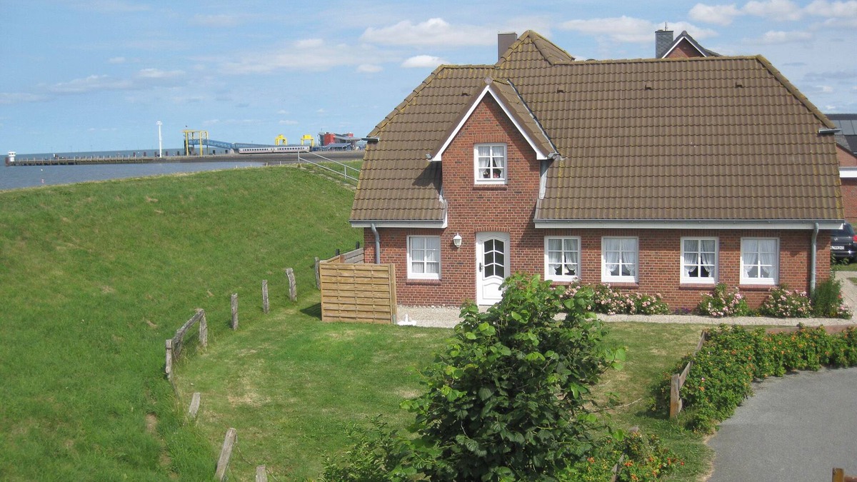 Dagebuell Apartment | Jenswarft Amrum vacation apartment in Dagebüll for up to 3 people